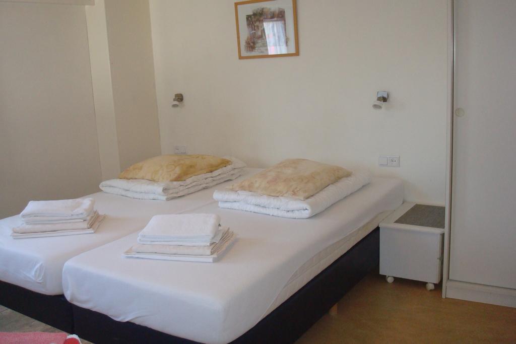 Hotel Rasch แบร์เกิน อาน ซี ภายนอก รูปภาพ