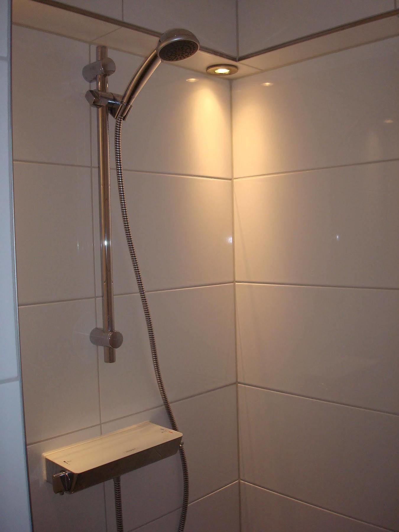 Hotel Rasch แบร์เกิน อาน ซี ภายนอก รูปภาพ