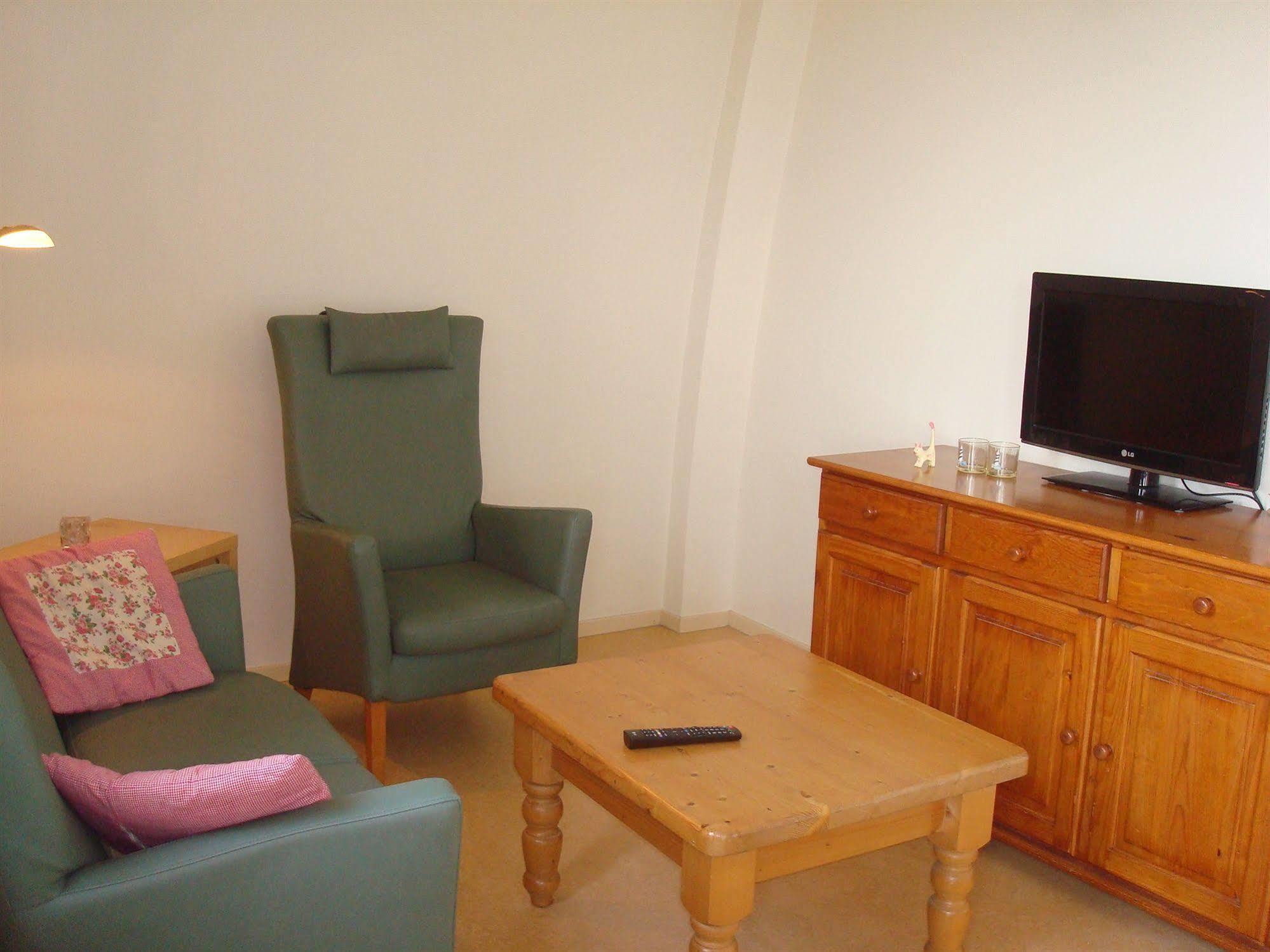 Hotel Rasch แบร์เกิน อาน ซี ภายนอก รูปภาพ