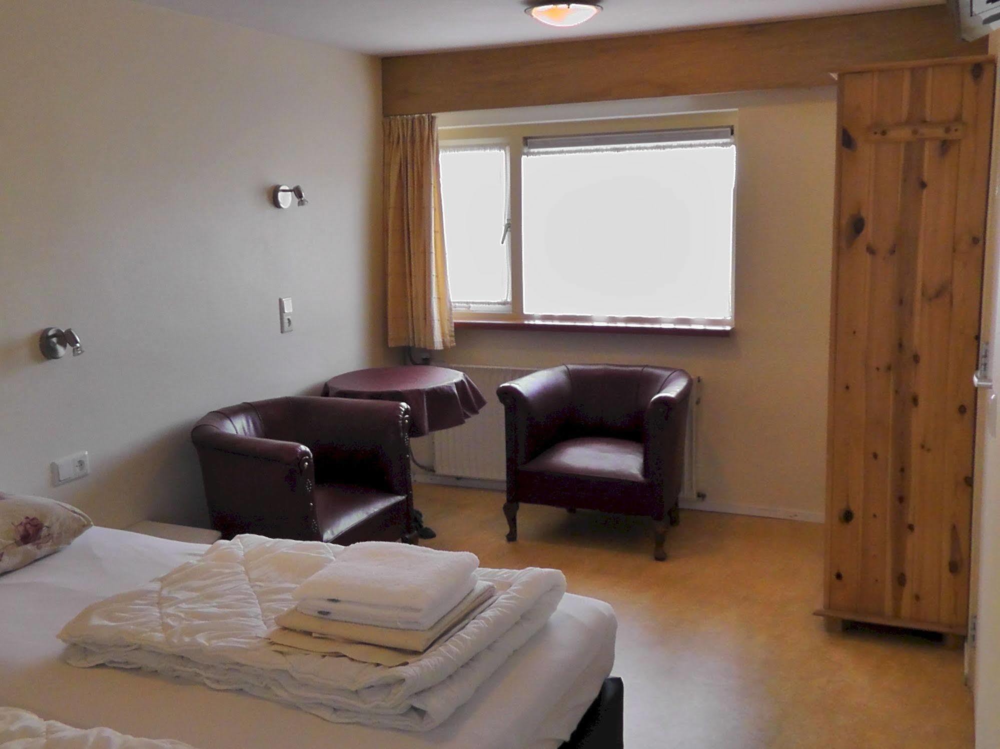 Hotel Rasch แบร์เกิน อาน ซี ภายนอก รูปภาพ